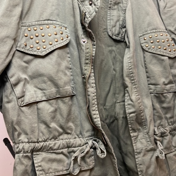 Olive super cute jacket - Picture 2 of 3